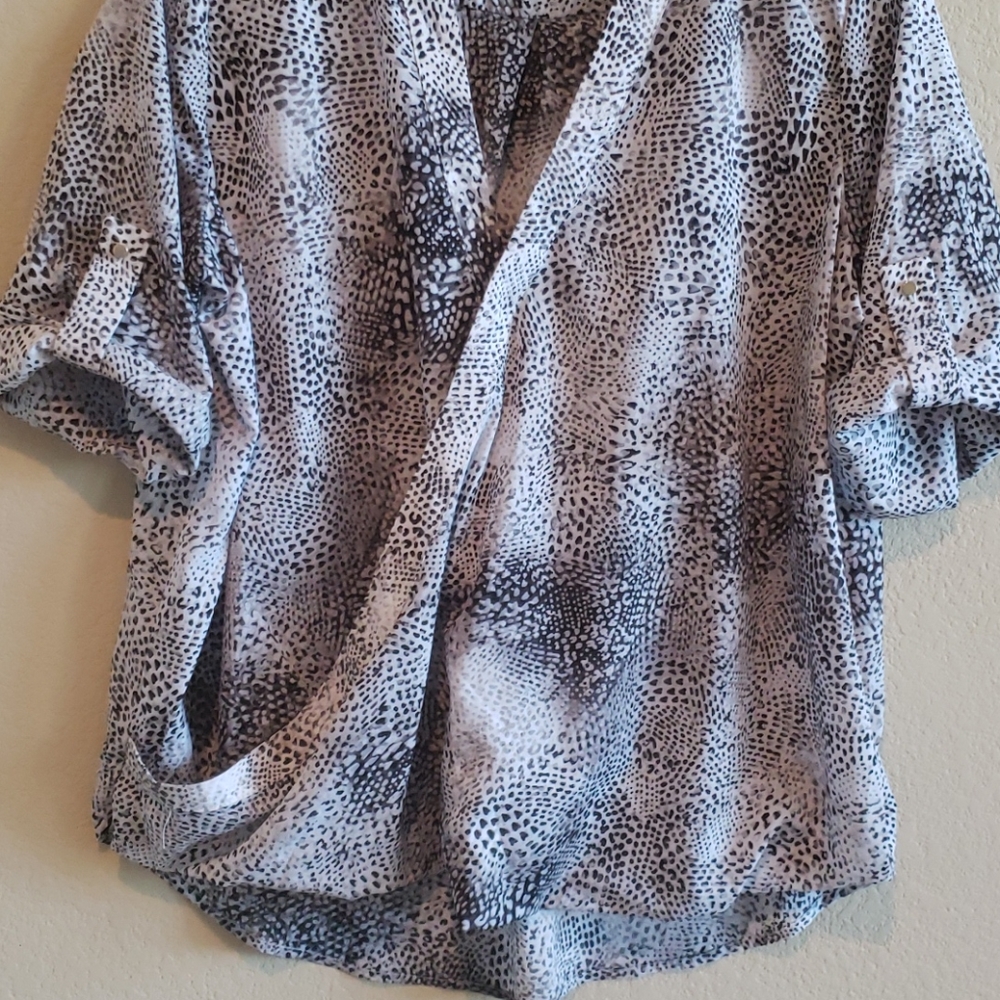 Top - Picture 2 of 6